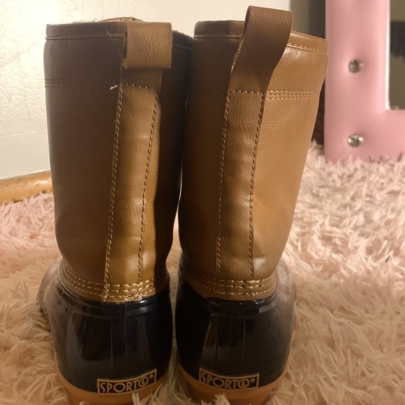 winter boots worn once - Picture 2 of 2